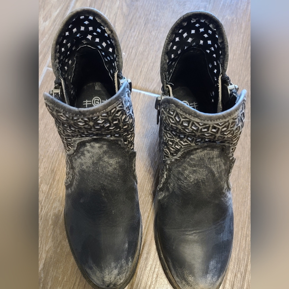 Circle G by Corral booties, black